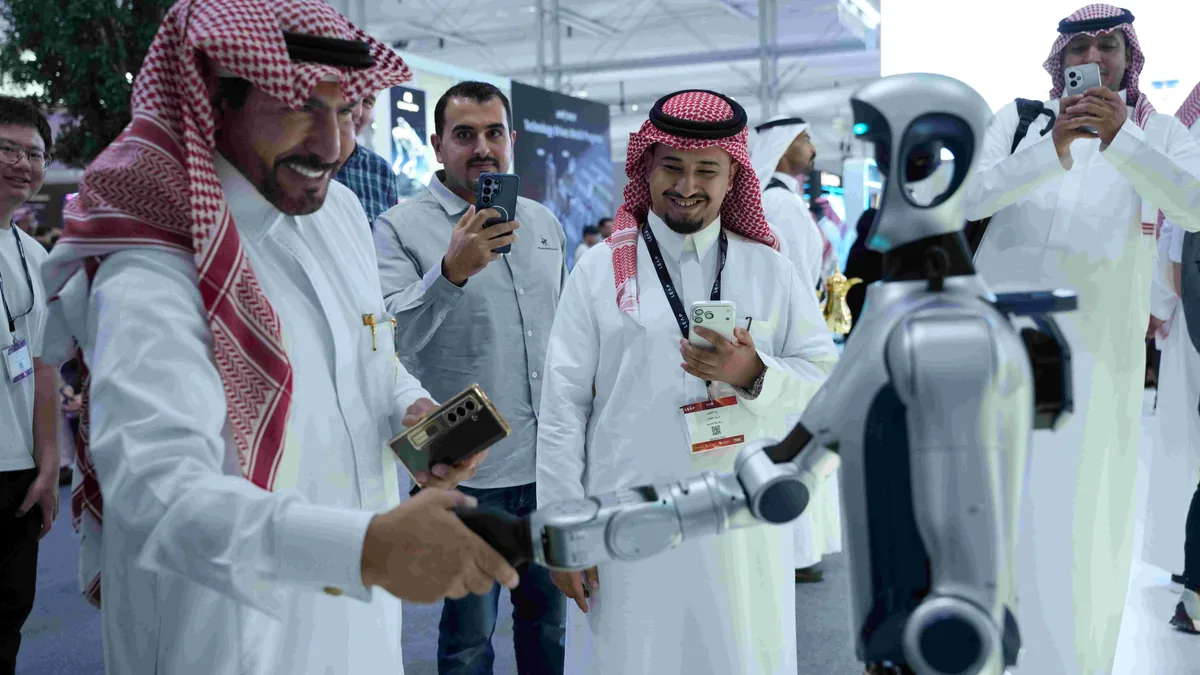 HONOR تكشف عن أول هاتف روبوتي في العالم خلال «ليب 2026» وتجسّد توجهها الجديد «DARE TO BE»