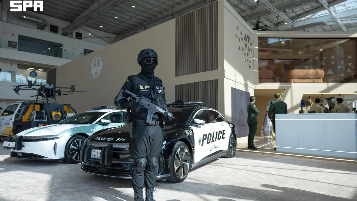 الأمن العام يشارك في جناح وزارة الداخلية بمعرض الصقور والصيد 2026