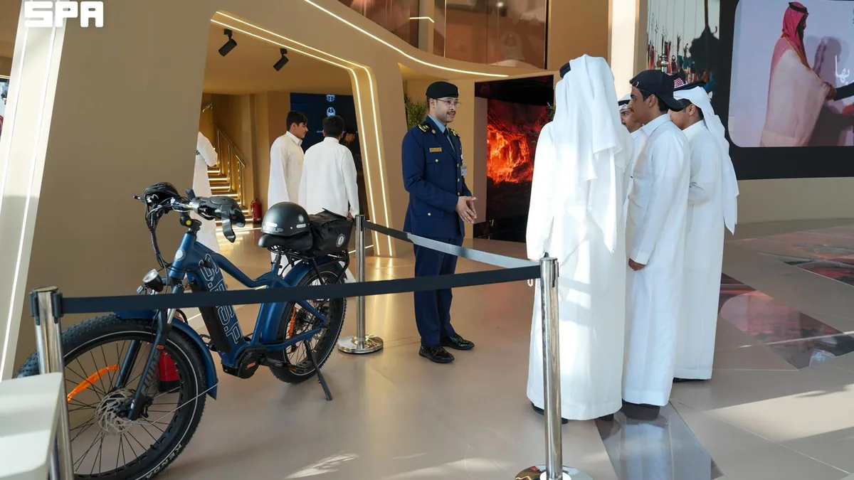 القوات الخاصة للأمن والحماية تشارك في جناح وزارة الداخلية بمعرض الصقور والصيد 2026