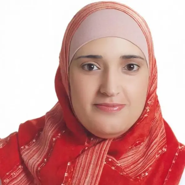 لبنى تحتموني