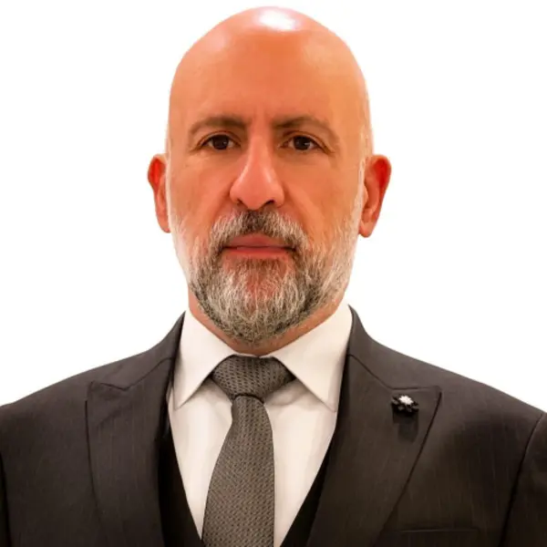مصطفى منيمنة