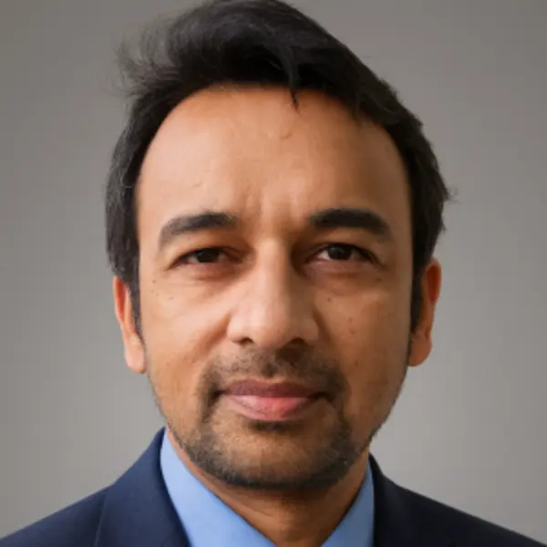 طارق مؤمن